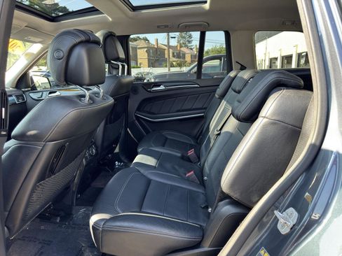 Used 2015 Mercedes-Benz GL 550 4MATIC w/ Accessory Chrome Package image 31