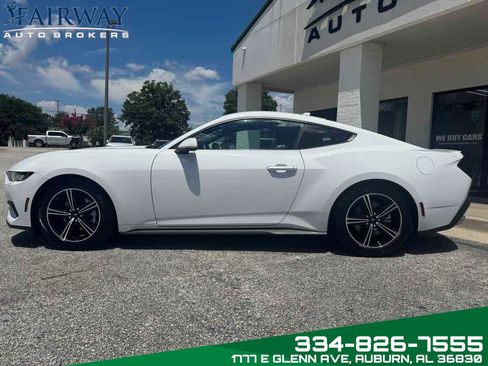 Used 2024 Ford Mustang Premium image 9