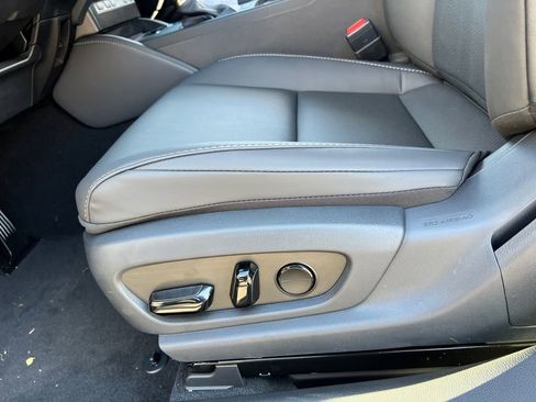 New 2025 Lexus ES 350 w/ Premium Package image 13