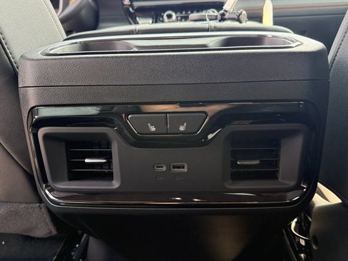 New 2026 GMC Sierra 1500 AT4 w/ AT4 Premium Package AWD/4WD image 32