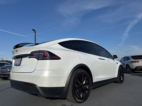 Used 2022 Tesla Model X image 5