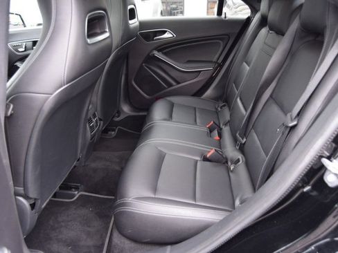 Used 2019 Mercedes-Benz CLA 250 4MATIC image 32