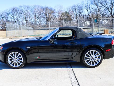 Used 2017 FIAT 124 Spider Lusso image 4