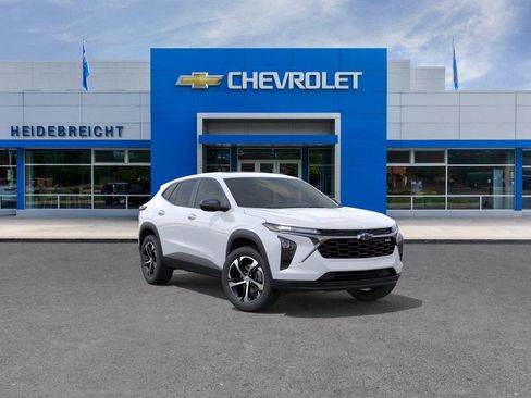 New 2026 Chevrolet Trax RS w/ Sunroof Package FWD image 1
