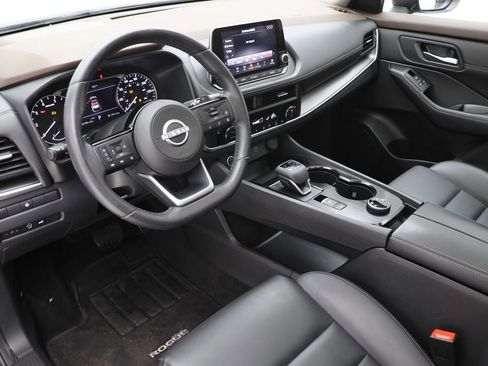 Used 2023 Nissan Rogue SV w/ SV Premium B Package image 14