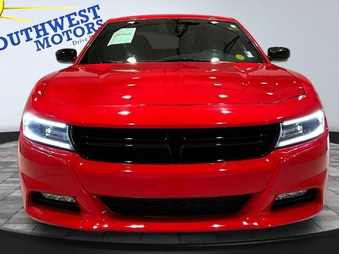 Used 2017 Dodge Charger SXT w/ Blacktop Package image 2