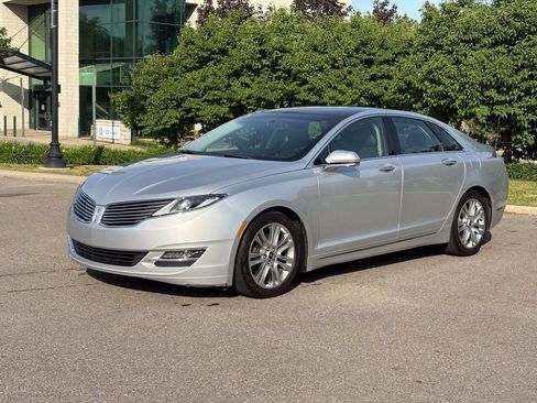 Used 2014 Lincoln MKZ w/ Equipment Group 102A Reserve FWD image 21