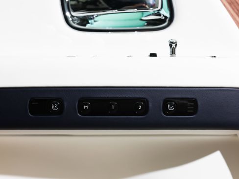 New 2026 Rolls-Royce Spectre image 40