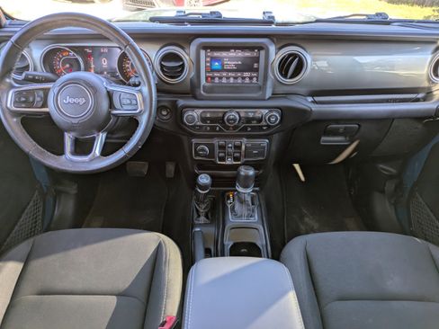 Used 2019 Jeep Wrangler Unlimited Sahara image 14
