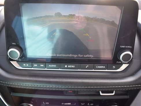 Used 2023 Nissan Rogue SV image 20