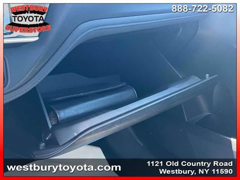 Used 2018 Toyota Corolla SE w/ Carpet Mat Package (TMS) FWD image 28
