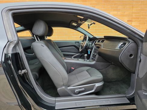 Used 2014 Ford Mustang GT image 15