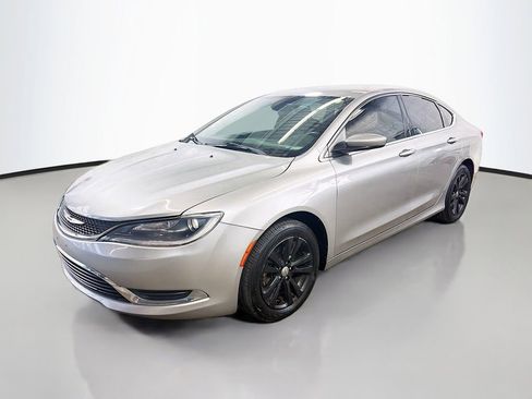 Used 2016 Chrysler 200 Limited w/ Convenience Group FWD image 5