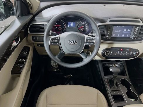 Used 2019 Kia Sorento FWD image 18