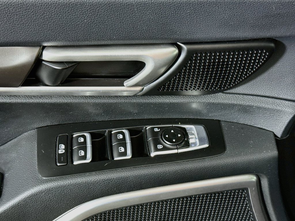 Used 2025 Kia Telluride S AWD/4WD image 26