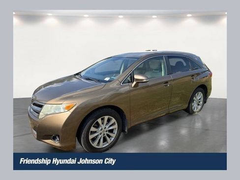 Used 2013 Toyota Venza LE FWD image 1