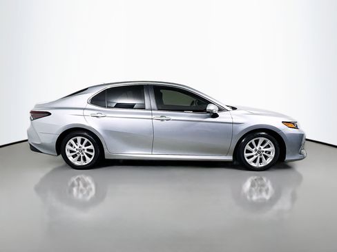 Used 2023 Toyota Camry LE FWD image 3