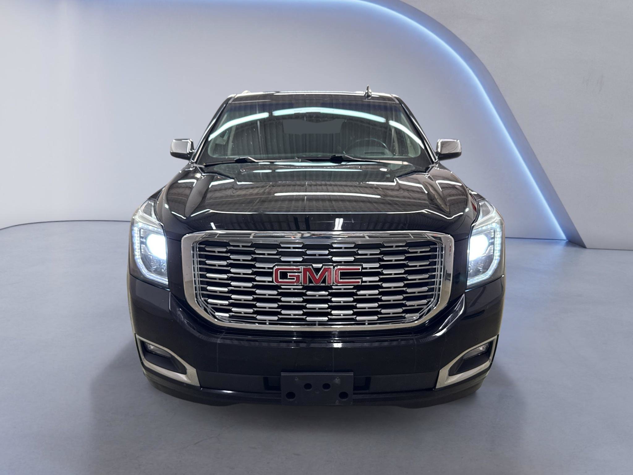 Used 2018 GMC Yukon Denali w/ Denali Ultimate Package AWD/4WD image 2