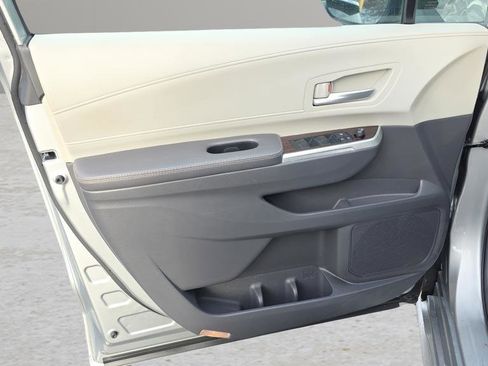 Used 2022 Toyota Sienna XLE image 9