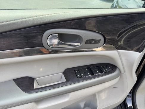 Used 2017 Buick Enclave Premium FWD image 13