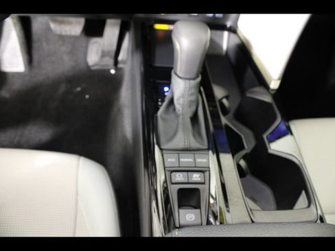 Used 2025 Toyota Camry XLE w/ Premium Plus Package AWD/4WD image 28