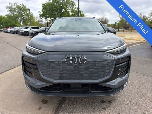 Used 2025 Audi Q6 e-tron Premium Plus w/ Premium Plus AWD/4WD image 8