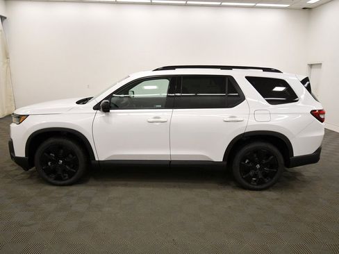 New 2026 Honda Pilot Black Edition image 4