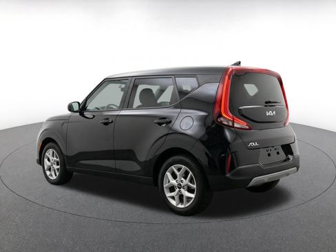 Used 2025 Kia Soul LX w/ LX Technology Package FWD image 7