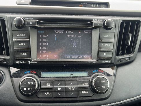 Used 2018 Toyota RAV4 XLE w/ Plus Extra Value Package image 5