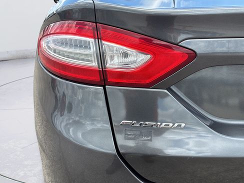 Used 2016 Ford Fusion SE w/ Equipment Group 202A FWD image 39