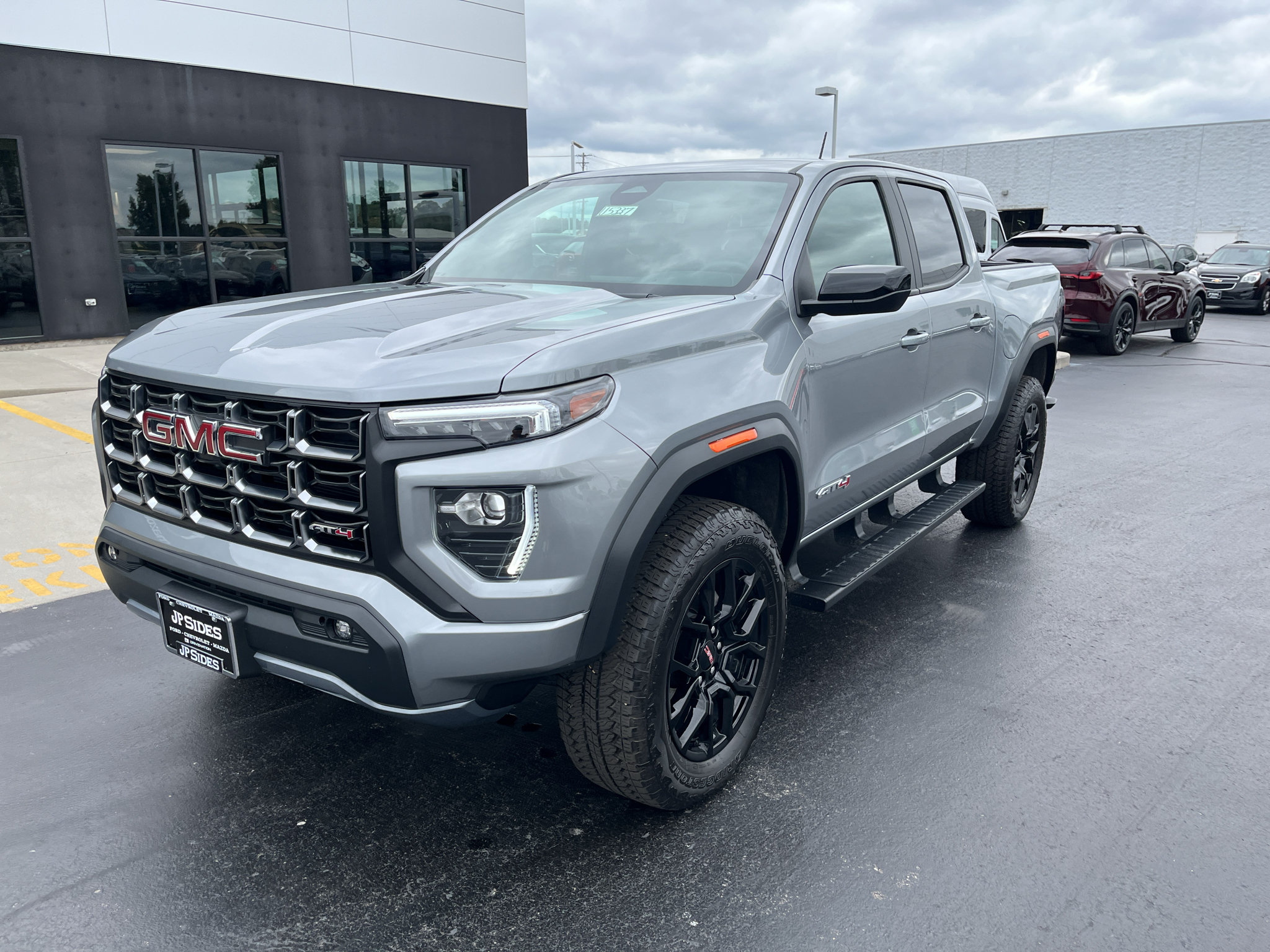 Used 2025 GMC Canyon AT4 AWD/4WD image 4