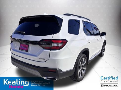Used 2025 Honda Pilot Touring image 7