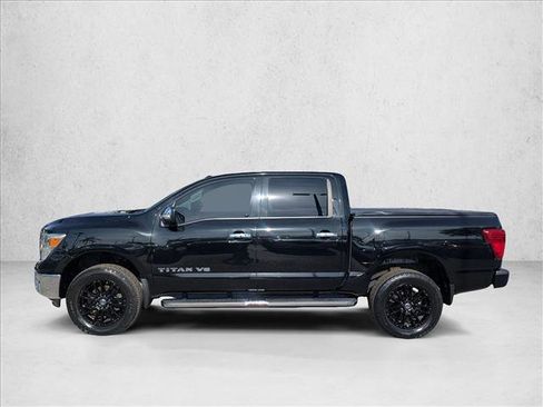 Used 2018 Nissan Titan SL AWD/4WD image 8