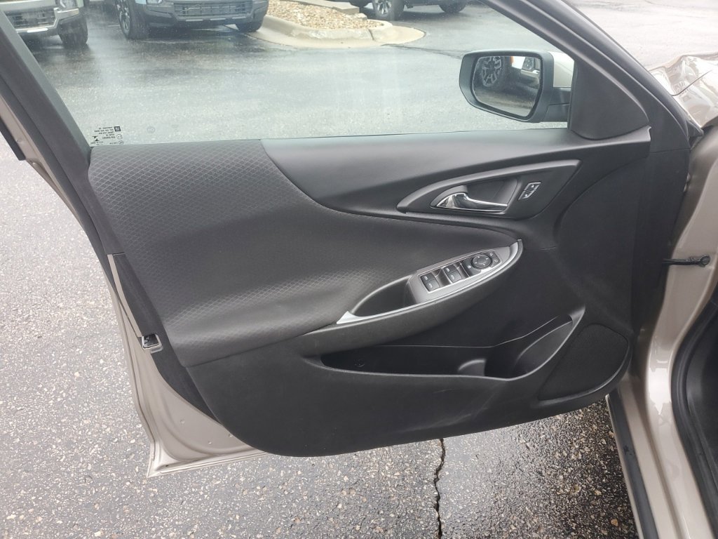Used 2024 Chevrolet Malibu LT FWD image 33