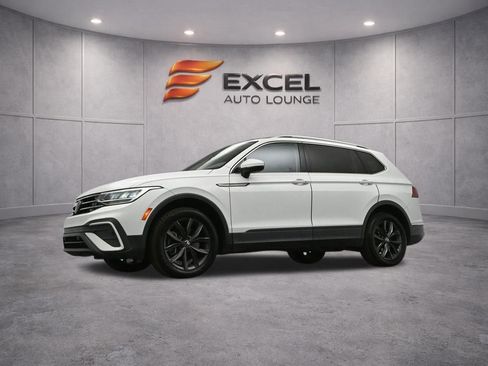 Used 2022 Volkswagen Tiguan SE w/ Panoramic Sunroof Package image 34