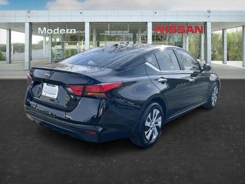 Certified 2025 Nissan Altima 2.5 S image 5