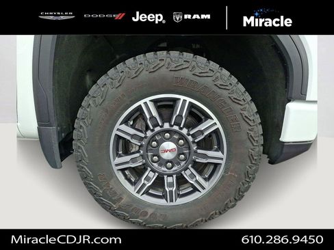 Used 2025 GMC Sierra 1500 AT4 AWD/4WD image 8