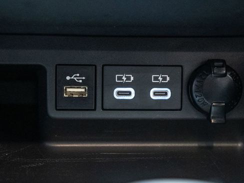 Certified 2024 Toyota Highlander XLE image 24