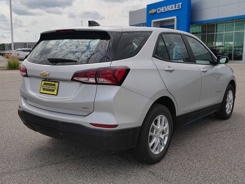 Used 2022 Chevrolet Equinox LS AWD/4WD image 6
