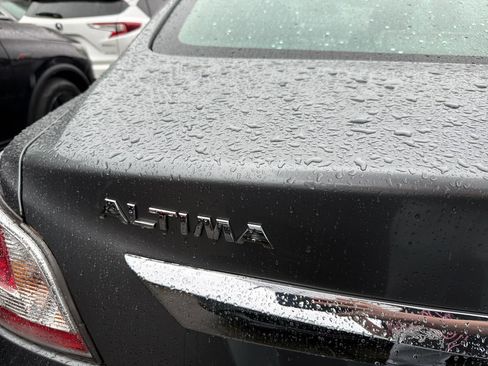 Used 2015 Nissan Altima 2.5 SV w/ Convenience Package FWD image 9