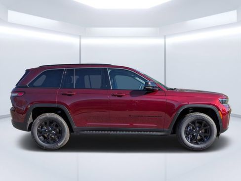 New 2026 Jeep Grand Cherokee Altitude AWD/4WD image 2