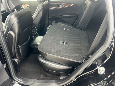 Used 2017 Lincoln MKX Reserve w/ Lincoln MKX Climate Package image 17