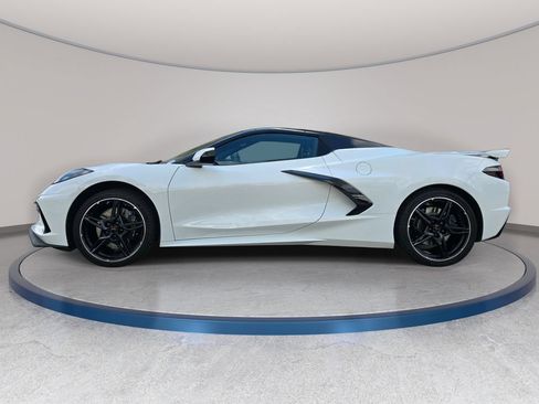 Used 2025 Chevrolet Corvette Stingray Preferred Conv w/ Z51 Performance Package RWD image 9