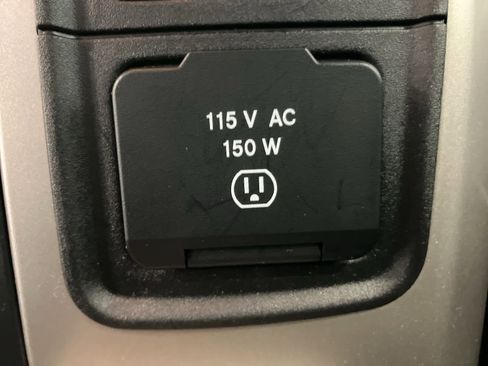 Used 2017 RAM 1500 Outdoorsman image 16