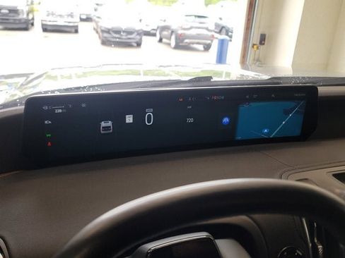 Used 2025 Ford Expedition Tremor AWD/4WD image 33