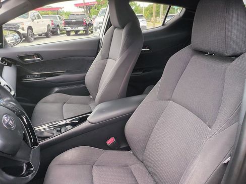 Used 2019 Toyota C-HR XLE FWD image 13