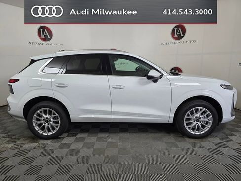 New 2026 Audi Q3 quattro 2.0T AWD/4WD image 3