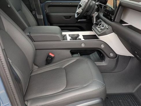 Used 2025 Land Rover Defender 110 S image 22