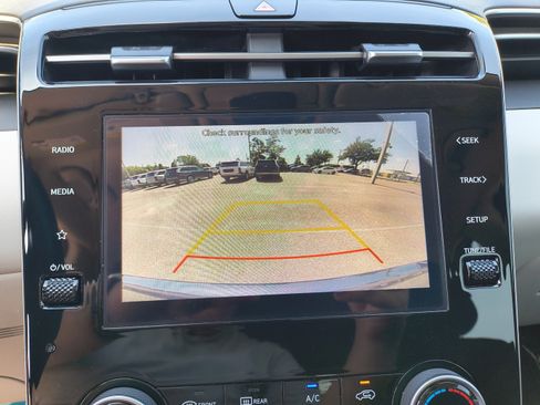 Certified 2024 Hyundai Tucson SE FWD image 21