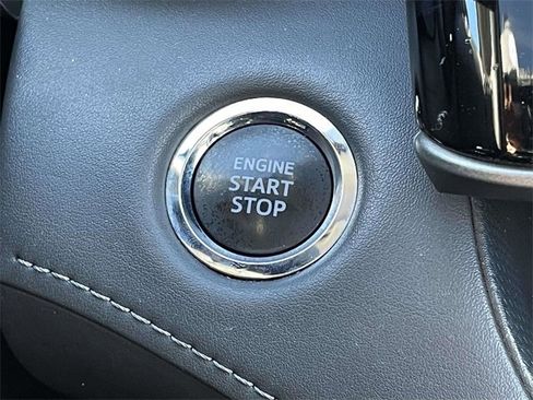 Used 2023 Toyota Highlander XLE image 29